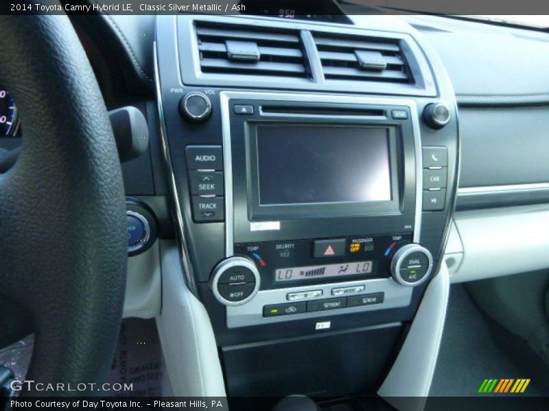 Controls of 2014 Camry Hybrid LE