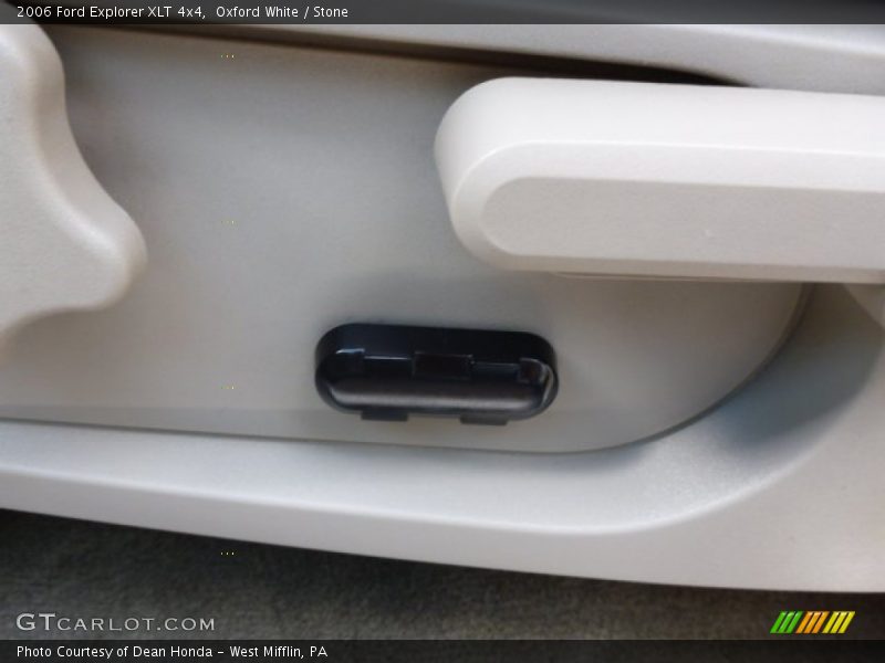 Oxford White / Stone 2006 Ford Explorer XLT 4x4