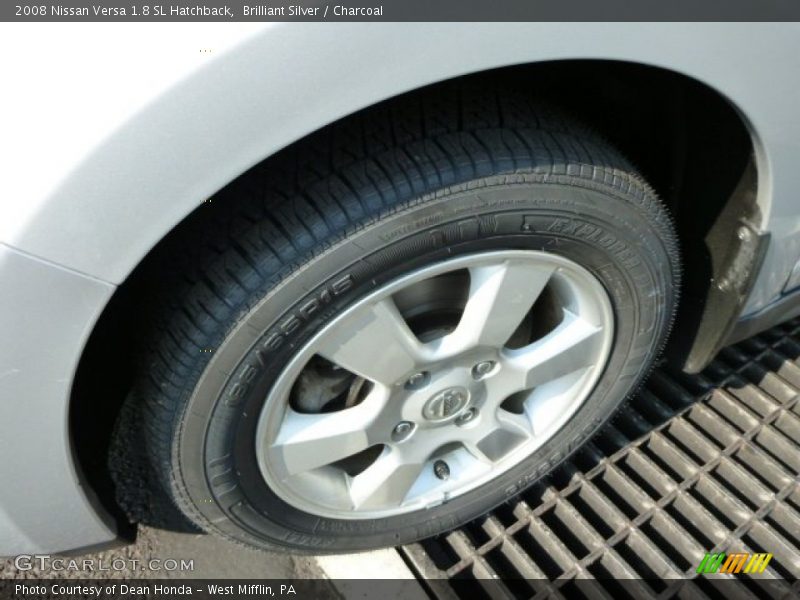 Brilliant Silver / Charcoal 2008 Nissan Versa 1.8 SL Hatchback