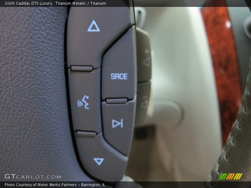 Titanium Metallic / Titanium 2006 Cadillac DTS Luxury