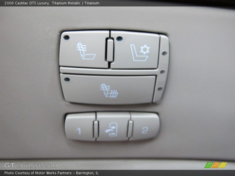 Titanium Metallic / Titanium 2006 Cadillac DTS Luxury