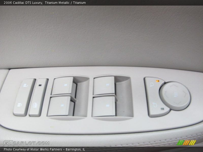 Titanium Metallic / Titanium 2006 Cadillac DTS Luxury