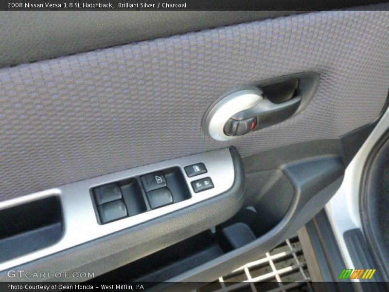 Brilliant Silver / Charcoal 2008 Nissan Versa 1.8 SL Hatchback