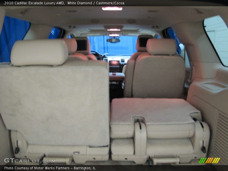 White Diamond / Cashmere/Cocoa 2010 Cadillac Escalade Luxury AWD