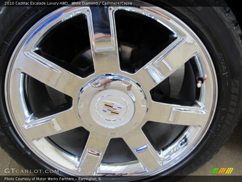 White Diamond / Cashmere/Cocoa 2010 Cadillac Escalade Luxury AWD