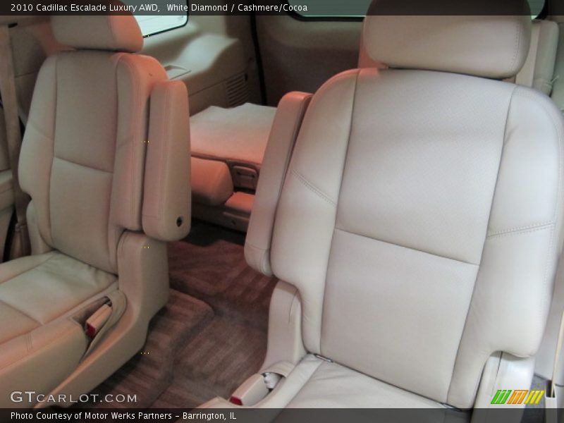 White Diamond / Cashmere/Cocoa 2010 Cadillac Escalade Luxury AWD