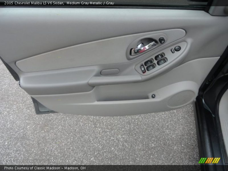 Medium Gray Metallic / Gray 2005 Chevrolet Malibu LS V6 Sedan