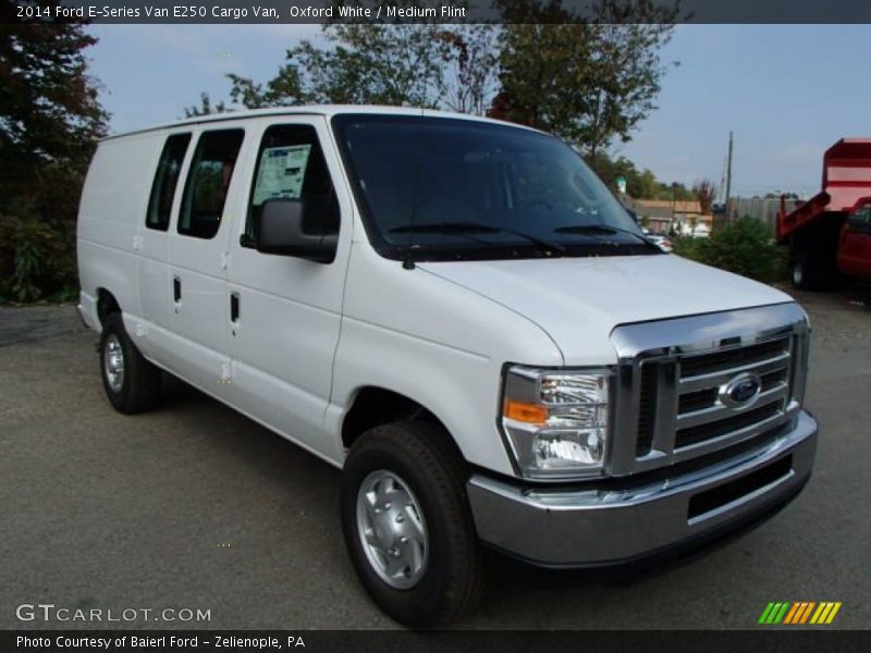 Front 3/4 View of 2014 E-Series Van E250 Cargo Van