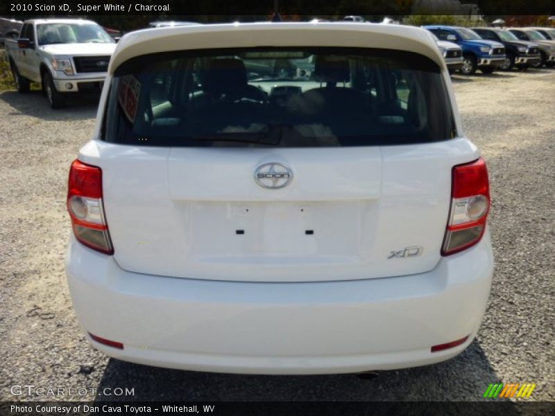 Super White / Charcoal 2010 Scion xD