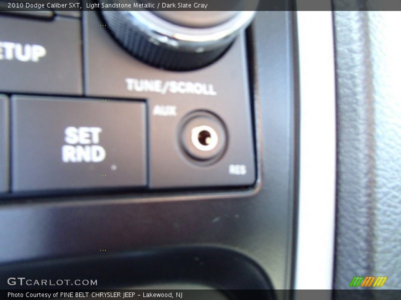 Light Sandstone Metallic / Dark Slate Gray 2010 Dodge Caliber SXT