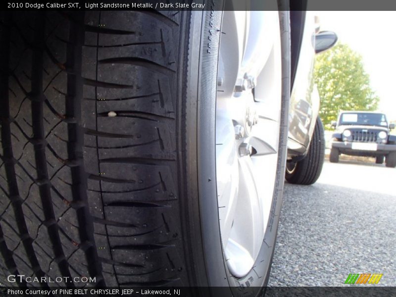 Light Sandstone Metallic / Dark Slate Gray 2010 Dodge Caliber SXT