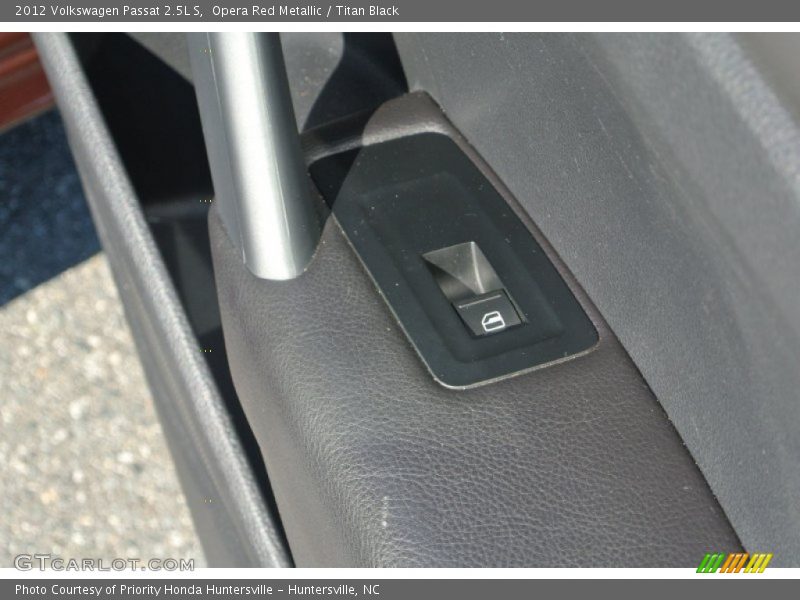 Opera Red Metallic / Titan Black 2012 Volkswagen Passat 2.5L S