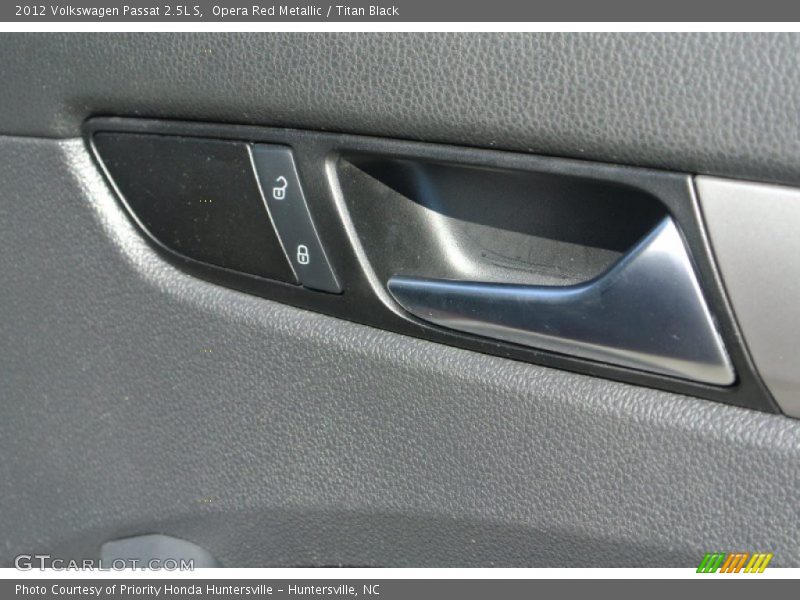 Opera Red Metallic / Titan Black 2012 Volkswagen Passat 2.5L S
