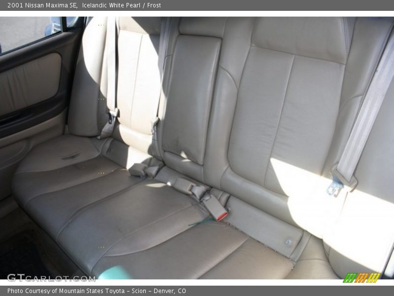 Icelandic White Pearl / Frost 2001 Nissan Maxima SE