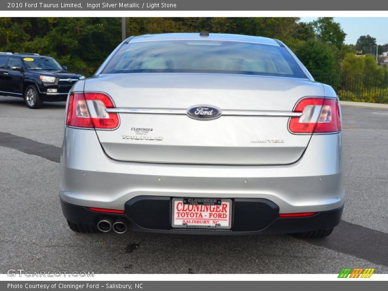 Ingot Silver Metallic / Light Stone 2010 Ford Taurus Limited