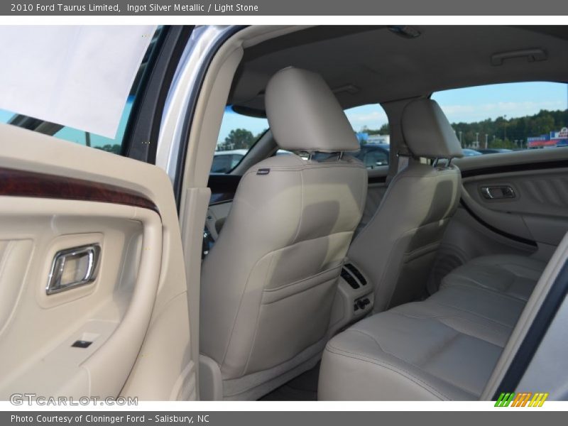Ingot Silver Metallic / Light Stone 2010 Ford Taurus Limited