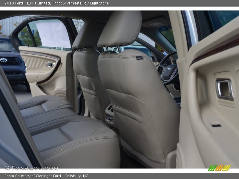 Ingot Silver Metallic / Light Stone 2010 Ford Taurus Limited