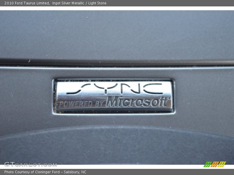 Ingot Silver Metallic / Light Stone 2010 Ford Taurus Limited