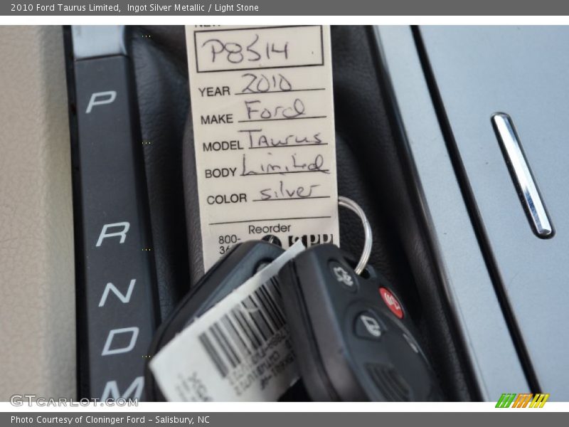 Ingot Silver Metallic / Light Stone 2010 Ford Taurus Limited