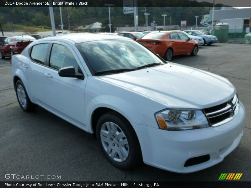 Bright White / Black 2014 Dodge Avenger SE