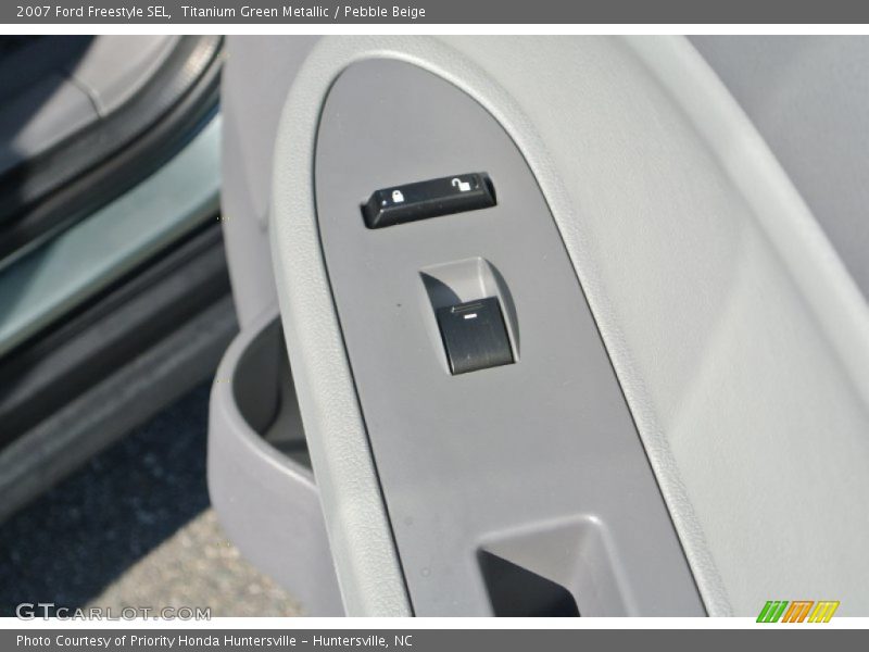 Titanium Green Metallic / Pebble Beige 2007 Ford Freestyle SEL