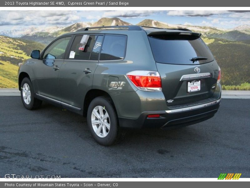 Cypress Green Pearl / Sand Beige 2013 Toyota Highlander SE 4WD