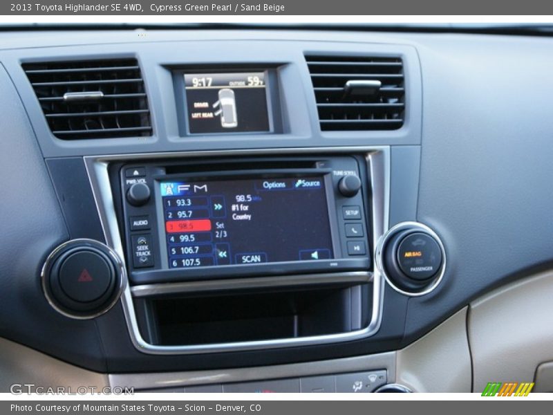 Cypress Green Pearl / Sand Beige 2013 Toyota Highlander SE 4WD