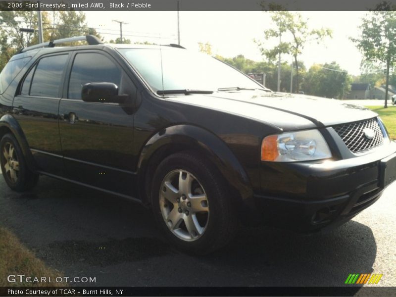 Black / Pebble 2005 Ford Freestyle Limited AWD