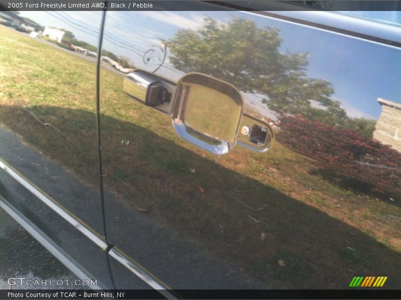 Black / Pebble 2005 Ford Freestyle Limited AWD