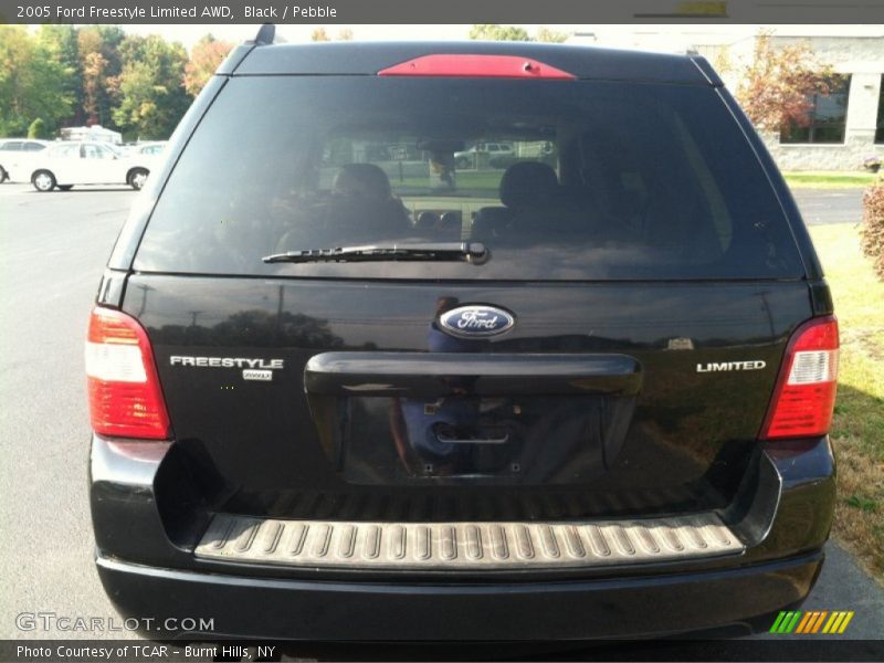 Black / Pebble 2005 Ford Freestyle Limited AWD