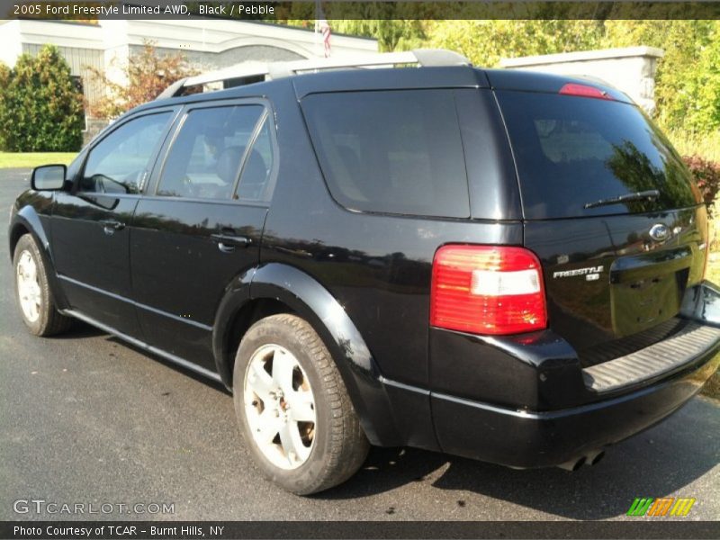 Black / Pebble 2005 Ford Freestyle Limited AWD