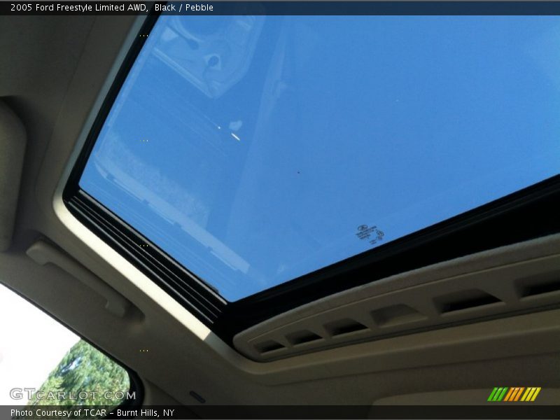 Black / Pebble 2005 Ford Freestyle Limited AWD
