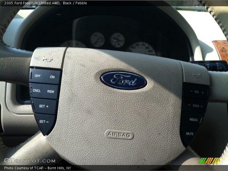 Black / Pebble 2005 Ford Freestyle Limited AWD