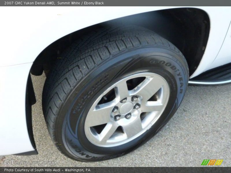 Summit White / Ebony Black 2007 GMC Yukon Denali AWD