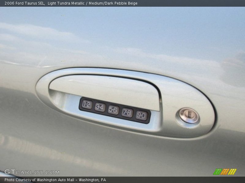 Light Tundra Metallic / Medium/Dark Pebble Beige 2006 Ford Taurus SEL