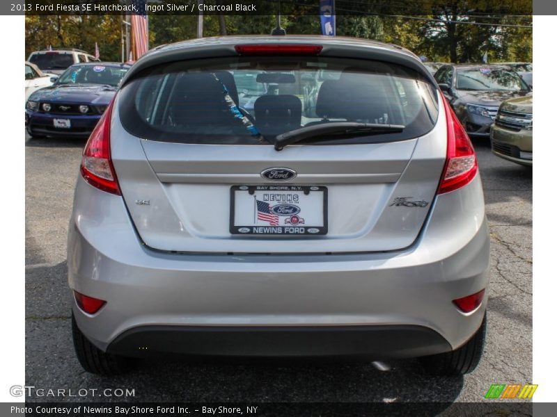 Ingot Silver / Charcoal Black 2013 Ford Fiesta SE Hatchback