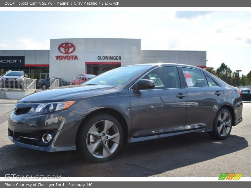 Magnetic Gray Metallic / Black/Ash 2014 Toyota Camry SE V6