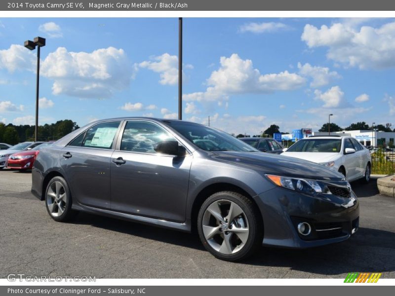Magnetic Gray Metallic / Black/Ash 2014 Toyota Camry SE V6