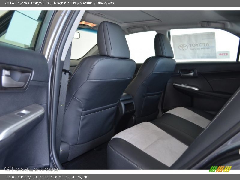 Magnetic Gray Metallic / Black/Ash 2014 Toyota Camry SE V6