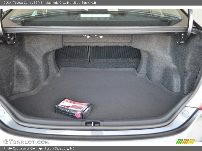 Magnetic Gray Metallic / Black/Ash 2014 Toyota Camry SE V6