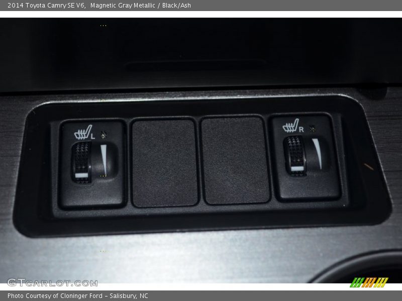 Magnetic Gray Metallic / Black/Ash 2014 Toyota Camry SE V6