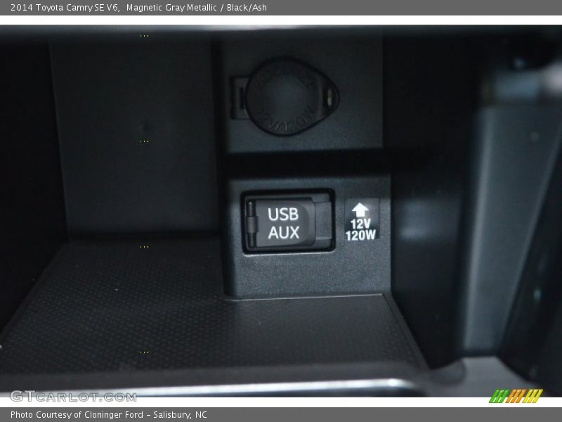 Magnetic Gray Metallic / Black/Ash 2014 Toyota Camry SE V6
