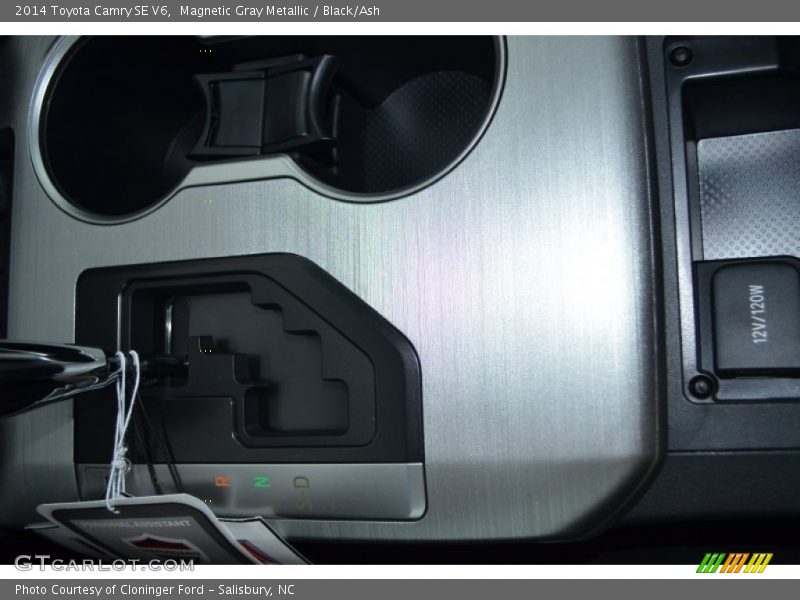 Magnetic Gray Metallic / Black/Ash 2014 Toyota Camry SE V6