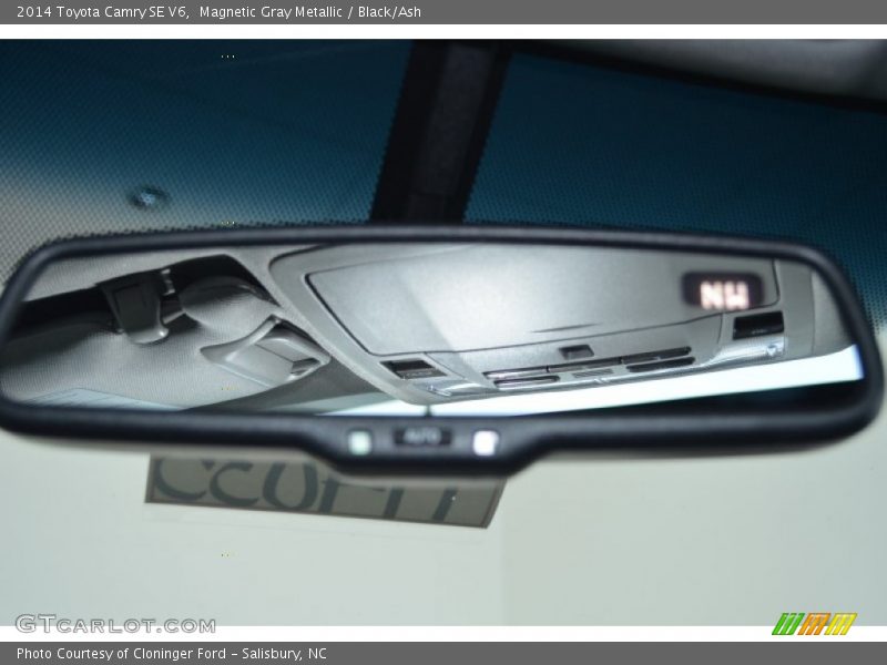 Magnetic Gray Metallic / Black/Ash 2014 Toyota Camry SE V6