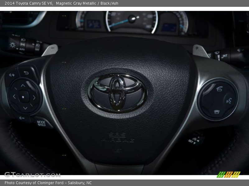 Magnetic Gray Metallic / Black/Ash 2014 Toyota Camry SE V6