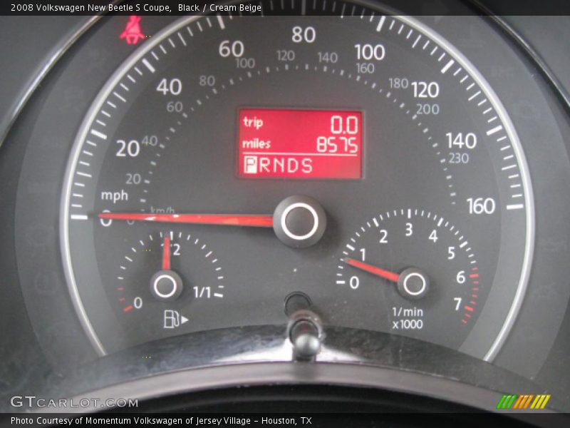 Black / Cream Beige 2008 Volkswagen New Beetle S Coupe