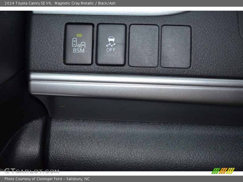 Magnetic Gray Metallic / Black/Ash 2014 Toyota Camry SE V6