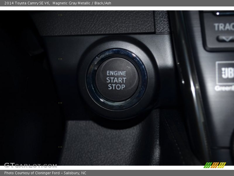 Magnetic Gray Metallic / Black/Ash 2014 Toyota Camry SE V6