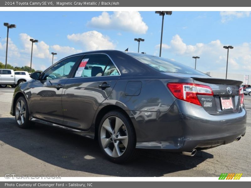 Magnetic Gray Metallic / Black/Ash 2014 Toyota Camry SE V6