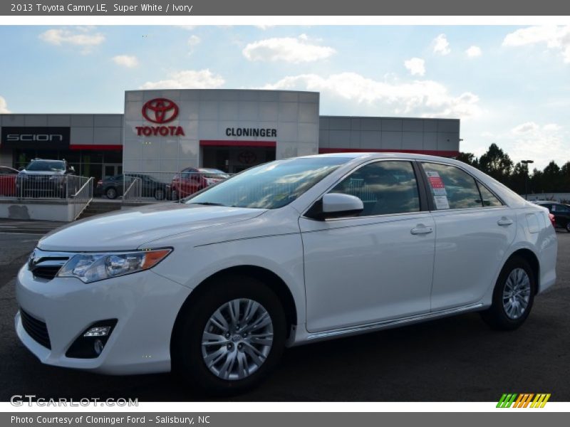 Super White / Ivory 2013 Toyota Camry LE